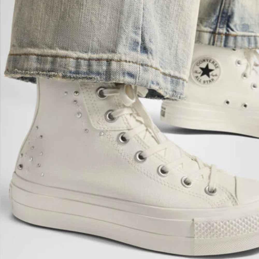 NWT Chuck Taylor All Star Lift Platform Pearls & Studs - Picture 1 of 16